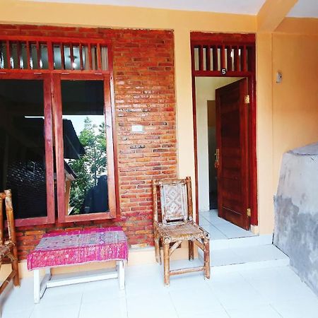 Aman'S Guesthouse 툭툭 외부 사진