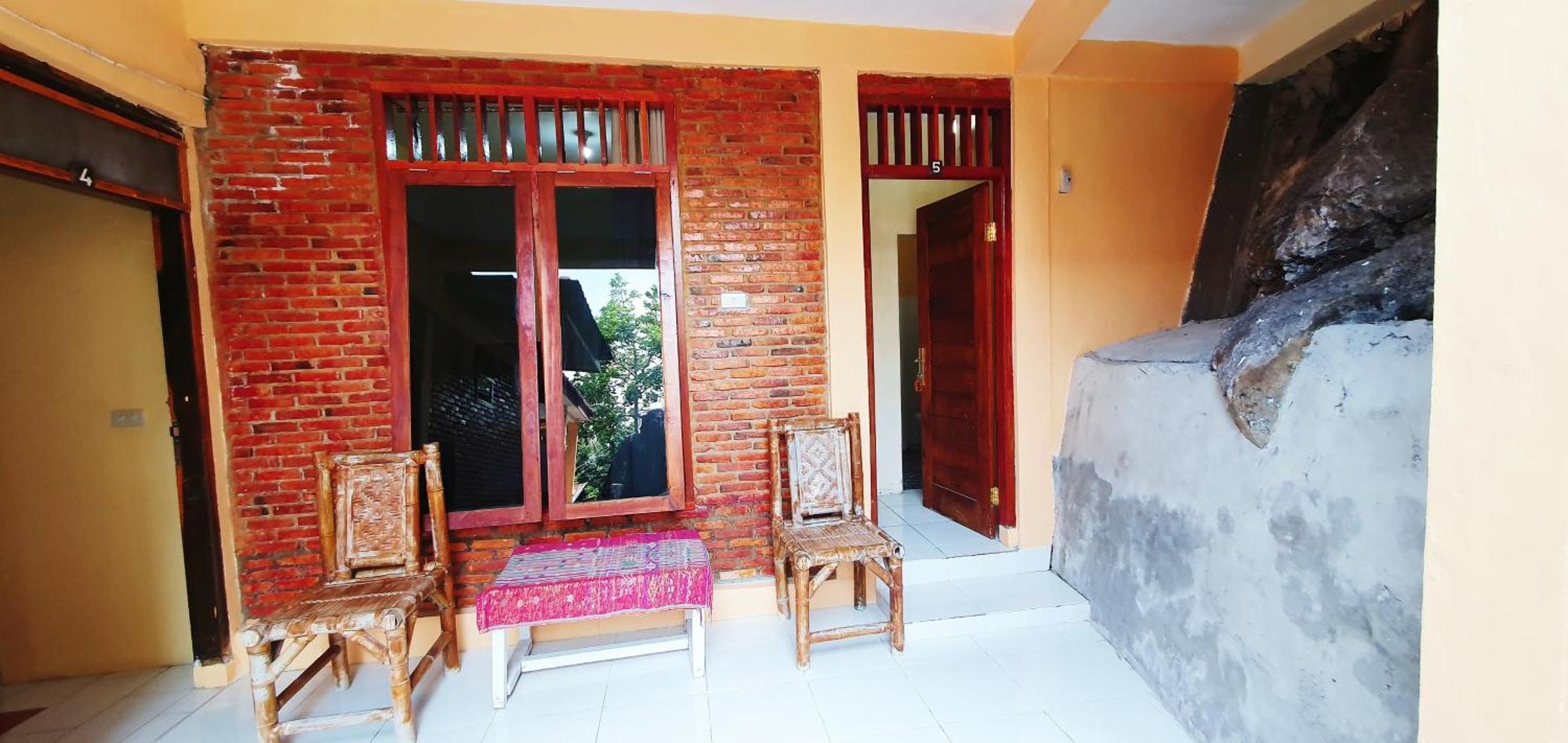 Aman'S Guesthouse 툭툭 외부 사진